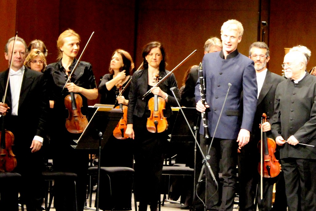 A l'extrême gauche, Luc Héry. A droite, Martin Fröst et David Zinman. Photo : Josée Novicz.