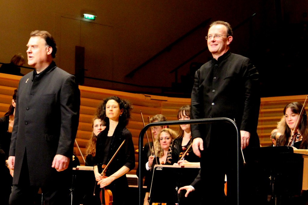 Bryn Terfel, Gareth Jones et, discrète, la jeune prodige de l'ONB, Sylvia Huang. Photo : Josée Novicz.