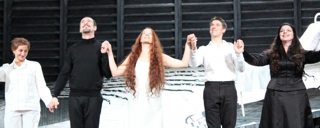 Dima Bawab, Laurent Alvaro, Karen Vourc'h, Philipp Addis et Sylvie Brunet-Grupposo. Photo : Josée Novicz.