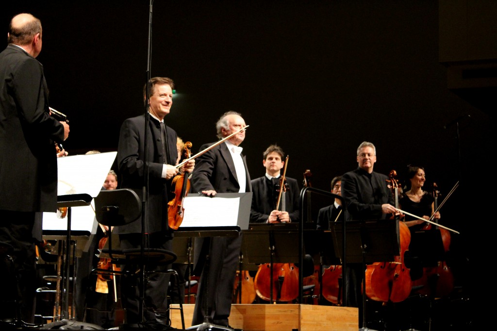 Orchestre de Paris, salle Pleyel, 12 mars 2013. Avec notamment Roland Daugareil (2ème à gauche) et Marek Janowski, qui a un coup (d'archet) dans le nez.