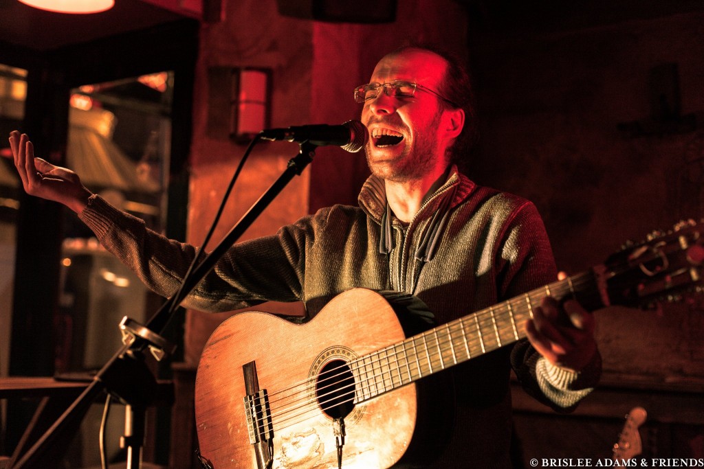 Bertrand Ferrier au Café Oz (Paris 9). Photo : Adam Brislee.